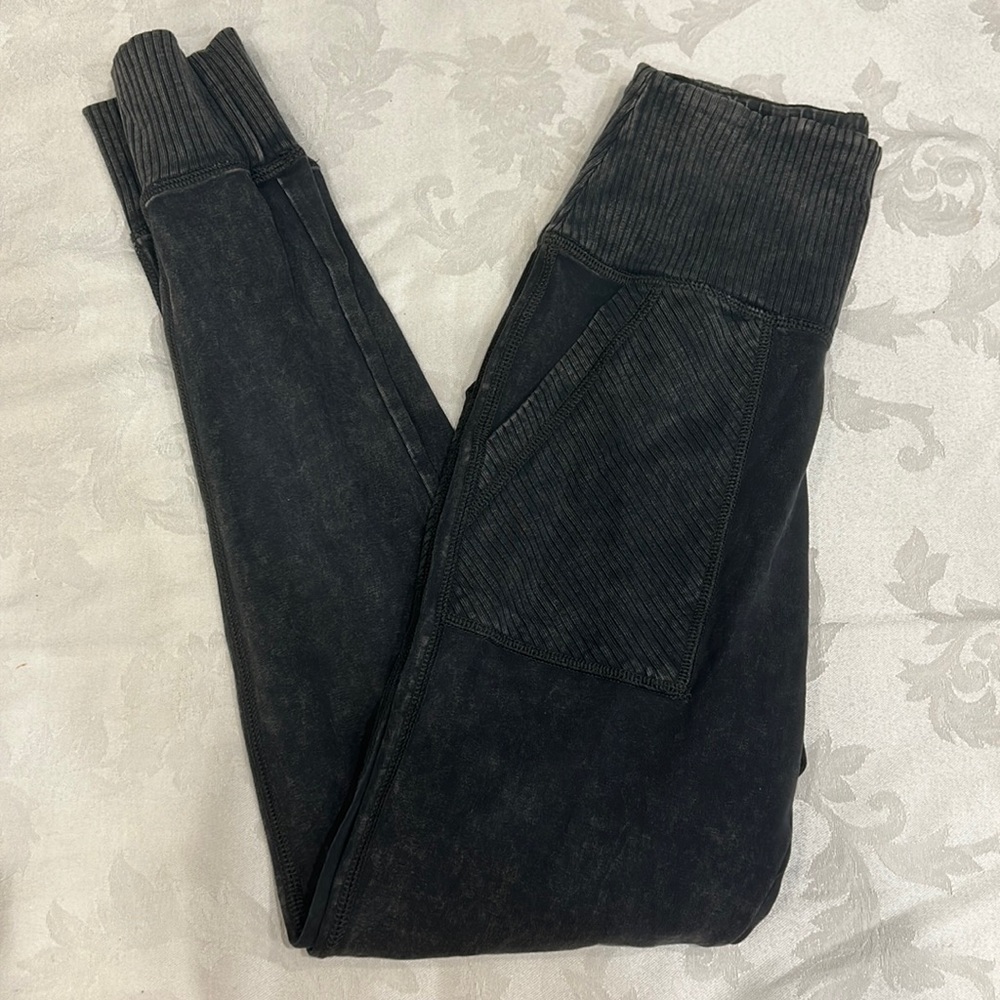 aerie leggings with pockets